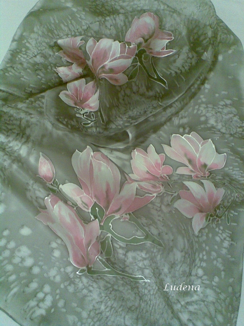 191. magnolie v šedém oparu